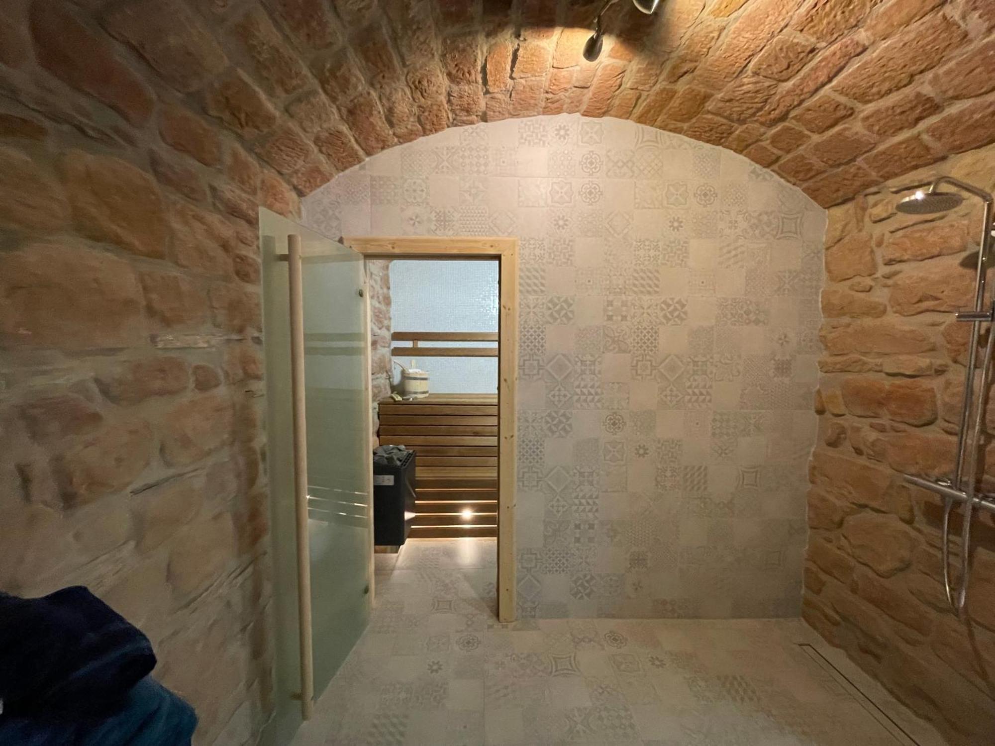 Luxurioese Ferienwohnung Mit Wellness Oase Saarburg Bagian luar foto